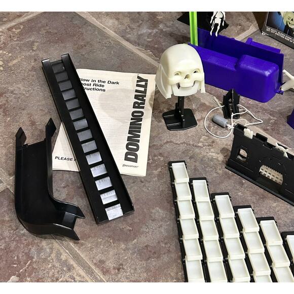 VINTAGE Domino Rally Glow in the Dark Ghost Ride Near Complete Pressman 1991 - Picture 3 of 10